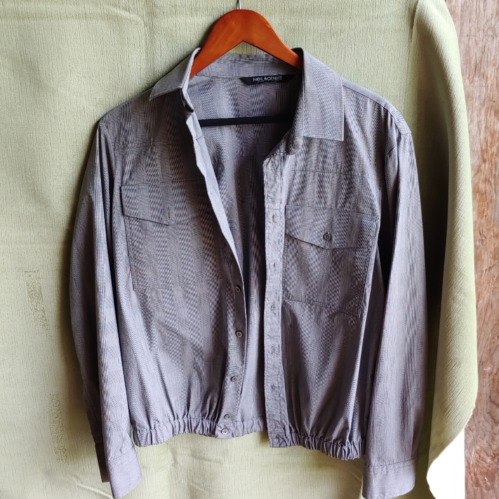 Men's Spring/lightweight button down/or up however you wish to perceive it!